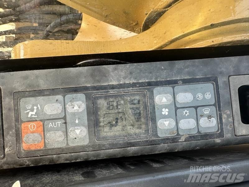 CAT 320 履带挖掘机