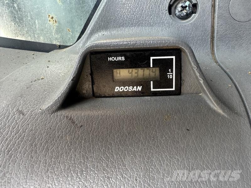 Doosan DX530LC-7 履带挖掘机