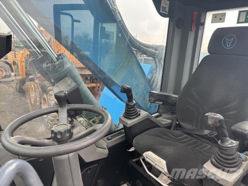 Fuchs MHL320 工业挖掘机