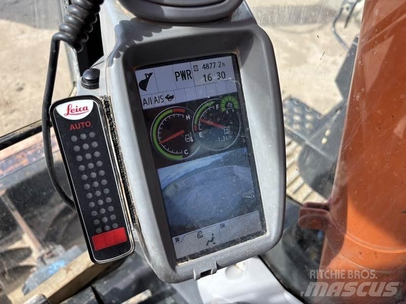 Hitachi ZX135 US-6 履带挖掘机