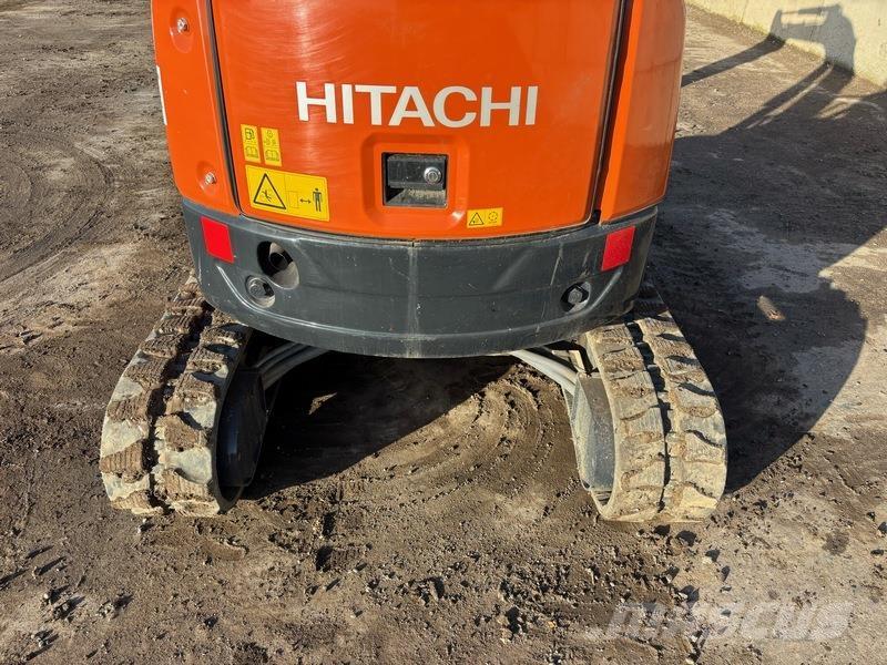 Hitachi ZX17U-6 小型挖掘机