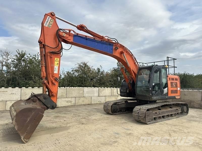 Hitachi ZX225USRLC-6 履带挖掘机