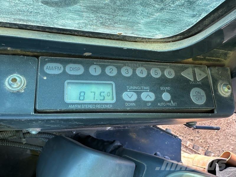 Hitachi ZX26U-6 CLR 小型挖掘机