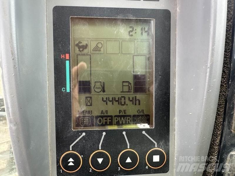 Hitachi ZX48U-6 中型挖掘机