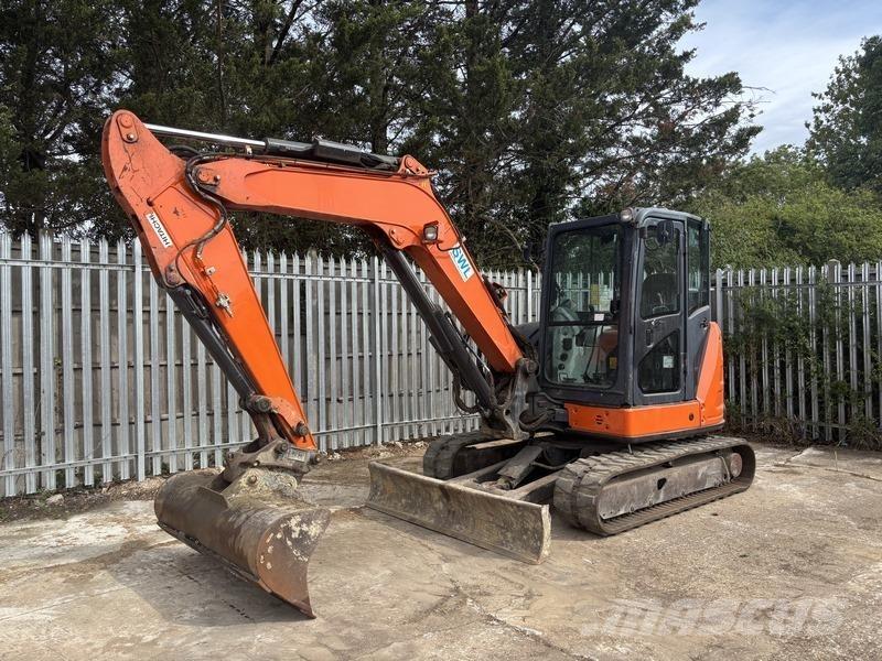 Hitachi ZX65 中型挖掘机