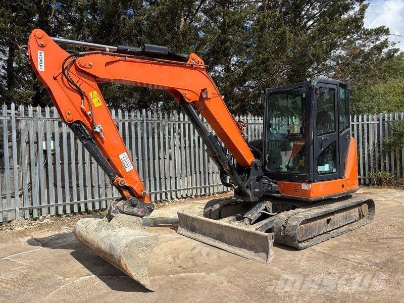 Hitachi ZX65 中型挖掘机