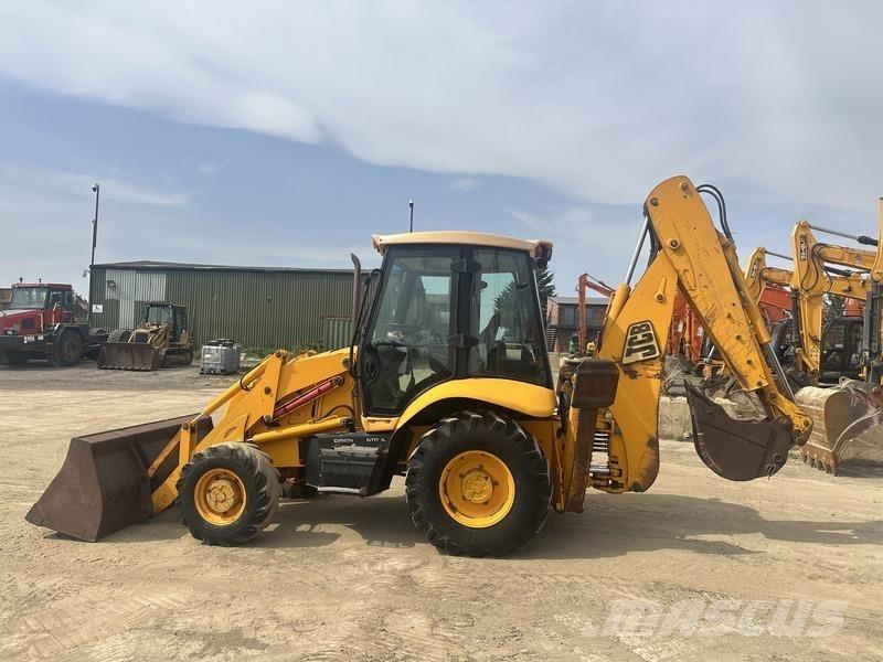 JCB 3CX 反铲装载机