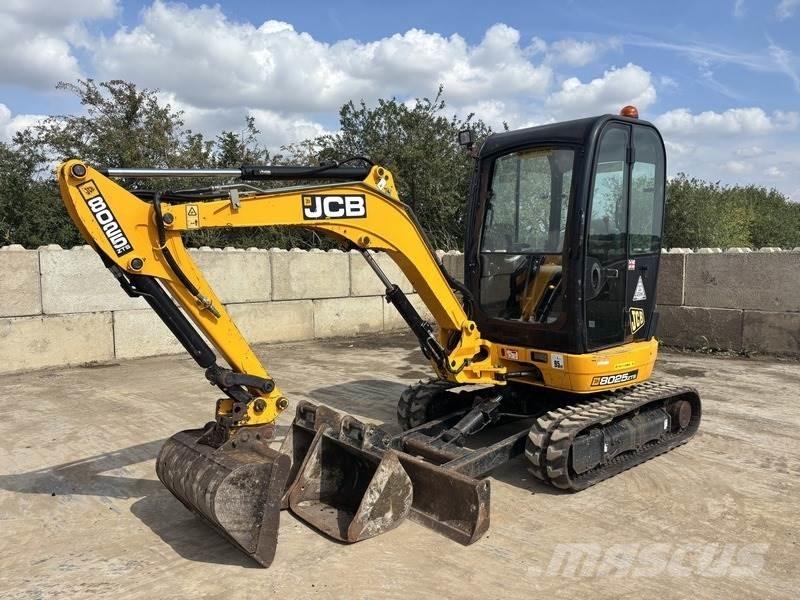 JCB 8025 ZTS 小型挖掘机