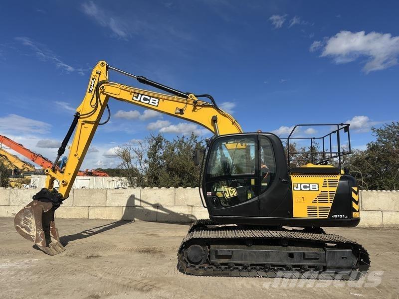 JCB JS131 LC 履带挖掘机