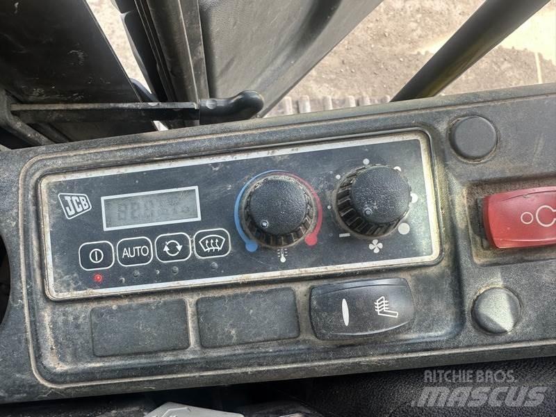 JCB JS220 LC 履带挖掘机