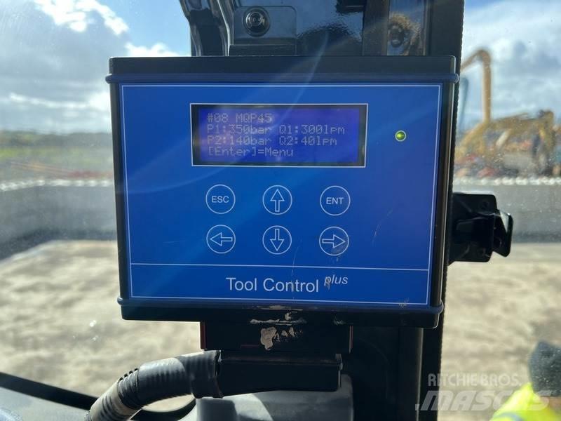 Komatsu PC490HRD-11 组装挖掘机