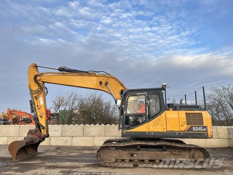 LiuGong CLG924E 组装挖掘机