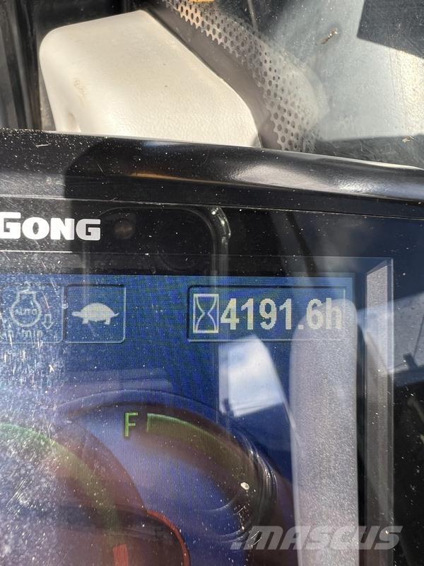 LiuGong CLG933 履带挖掘机