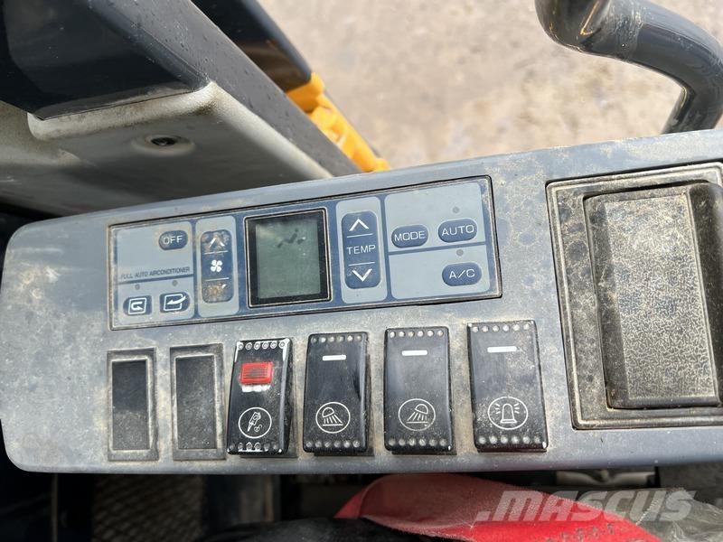 LiuGong CLG933 履带挖掘机