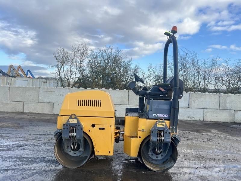 Mecalac TV1200 双轮压路机