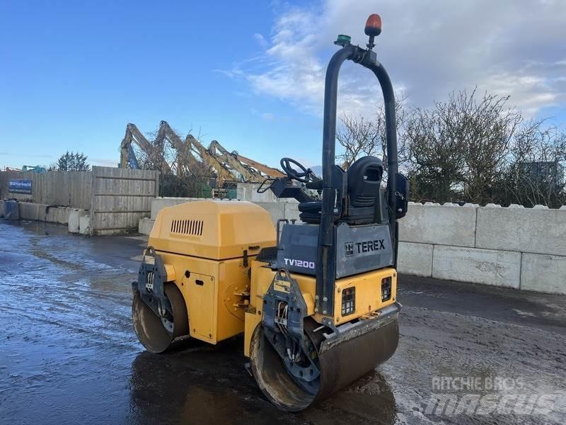 Mecalac TV1200 双轮压路机