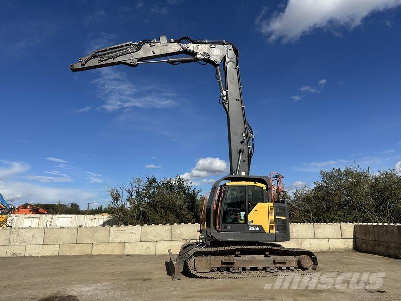 Volvo ECR235E HRD 组装挖掘机
