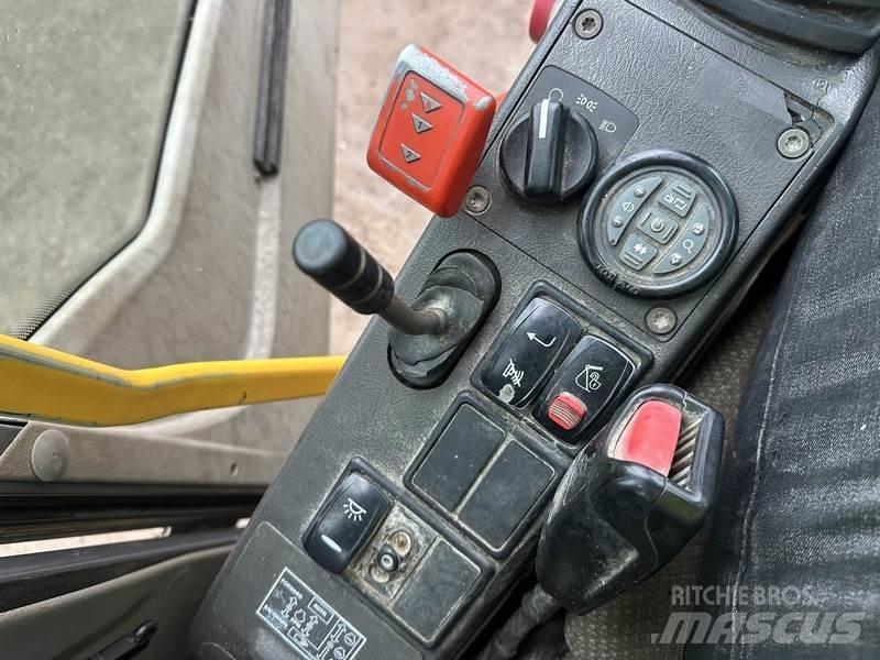 Volvo EW140 轮式挖掘机