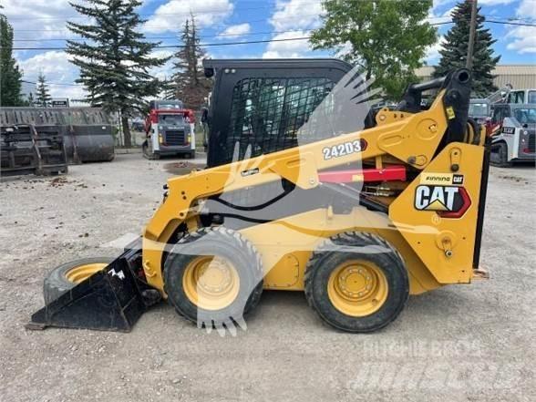 CAT 242D3 滑移装载机