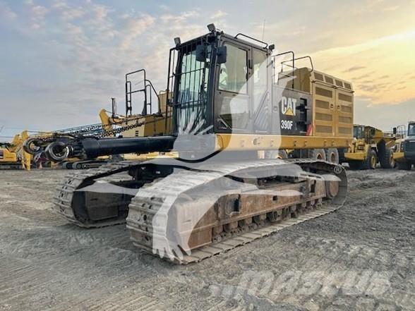 CAT 390FL 履带挖掘机