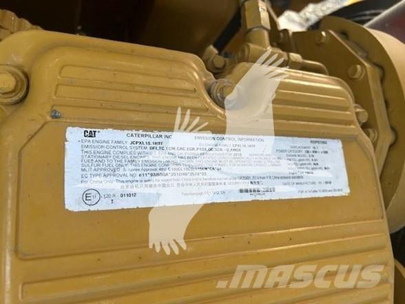 CAT 390FL 履带挖掘机