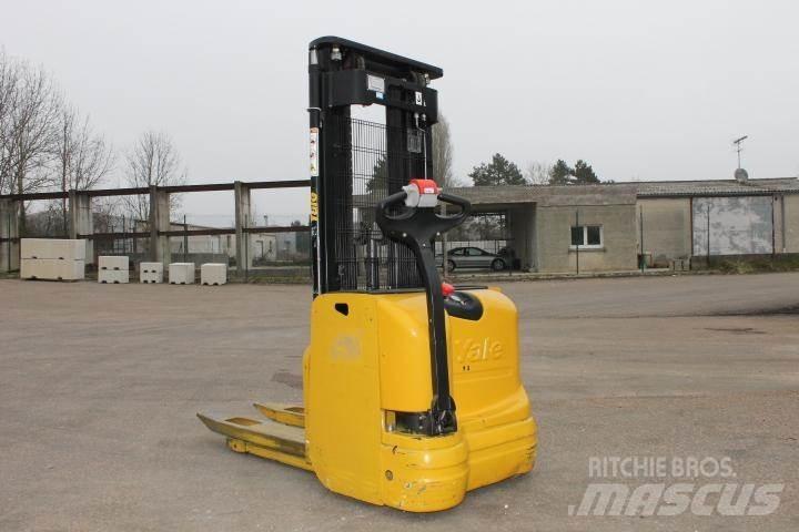 Yale MS12AC 手推堆垛车