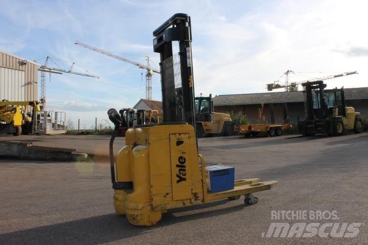 Yale MS14AC 手推堆垛车