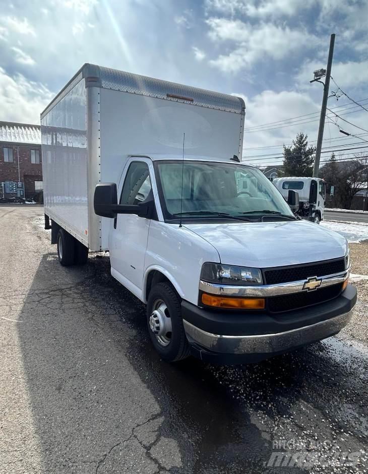 Chevrolet 3500 厢式货车