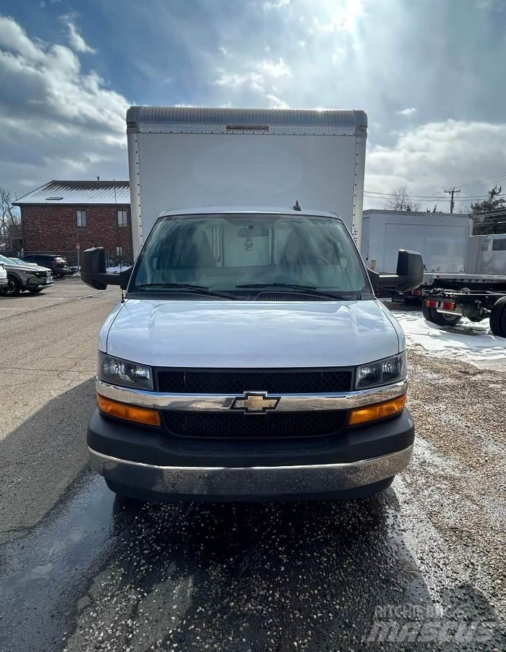 Chevrolet 3500 厢式货车