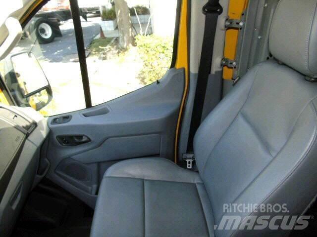 Ford TRANSIT 250 CAR 厢式货车