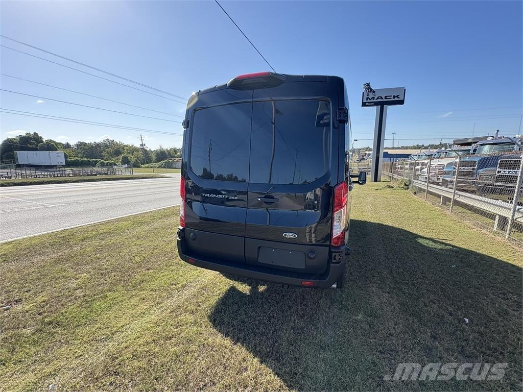 FRD 250 TRANS 厢式货车