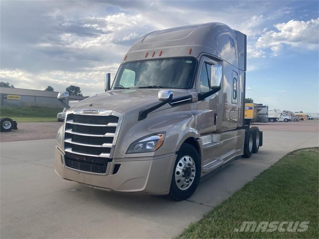 Freightliner  牵引车
