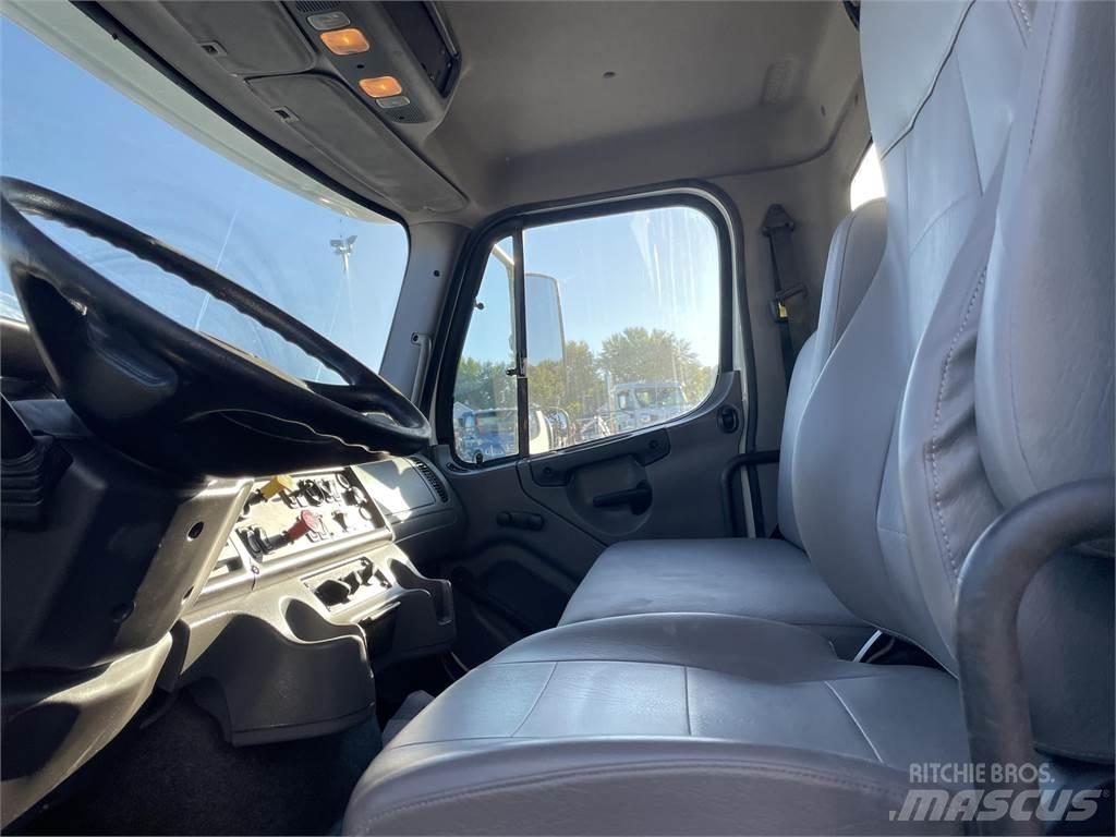 Freightliner 114SD 其他货车