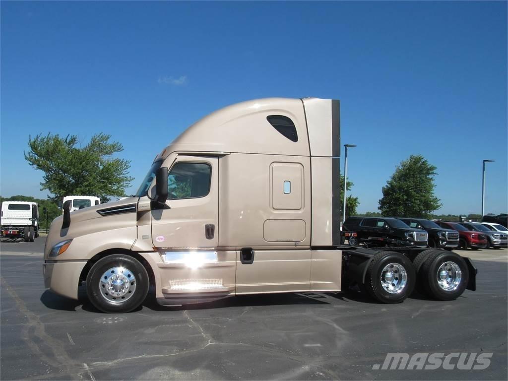 Freightliner CA126SLP 牵引车