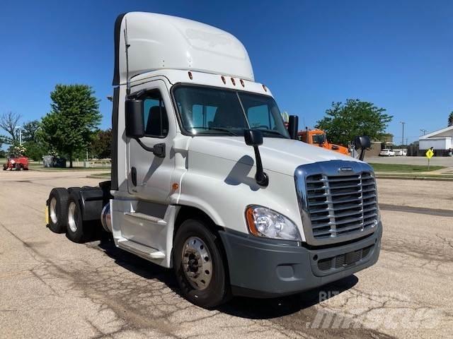 Freightliner Cascadia 牵引车