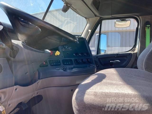 Freightliner Cascadia 牵引车