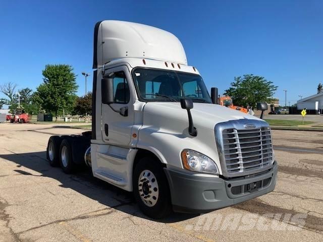 Freightliner Cascadia 牵引车