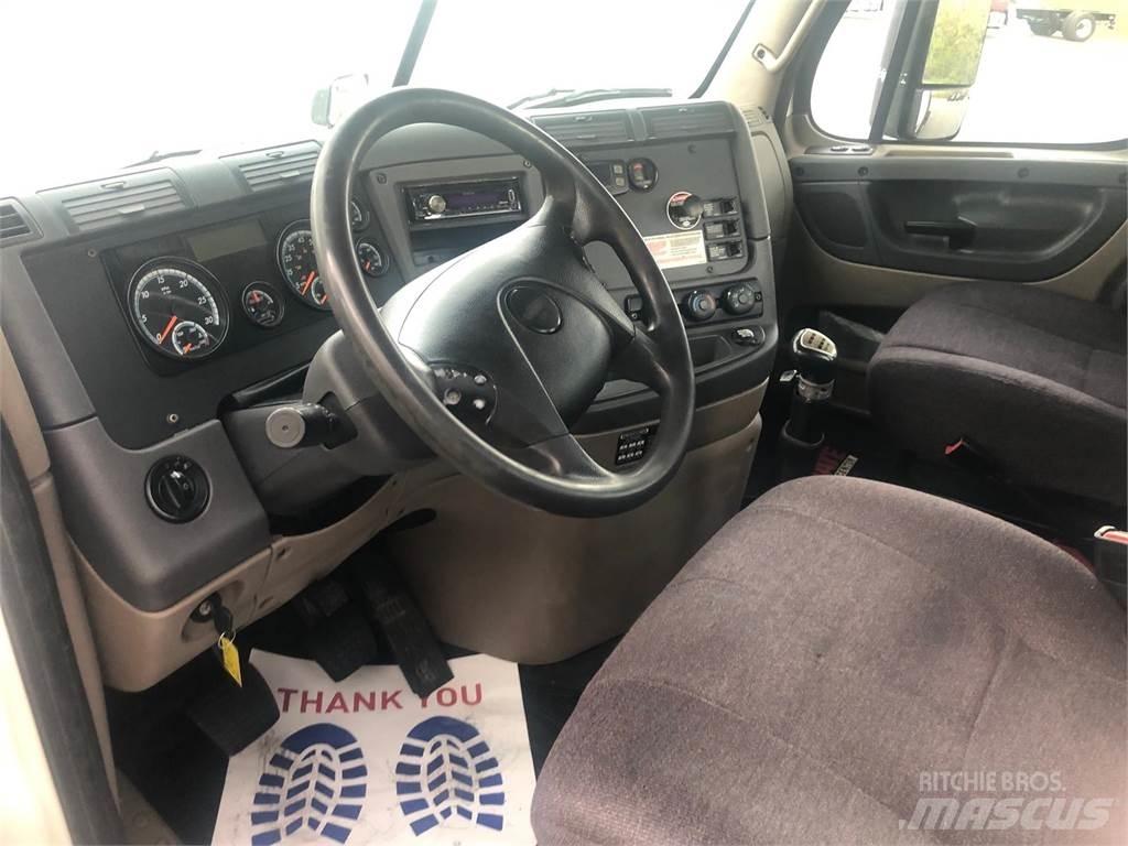 Freightliner Cascadia 牵引车