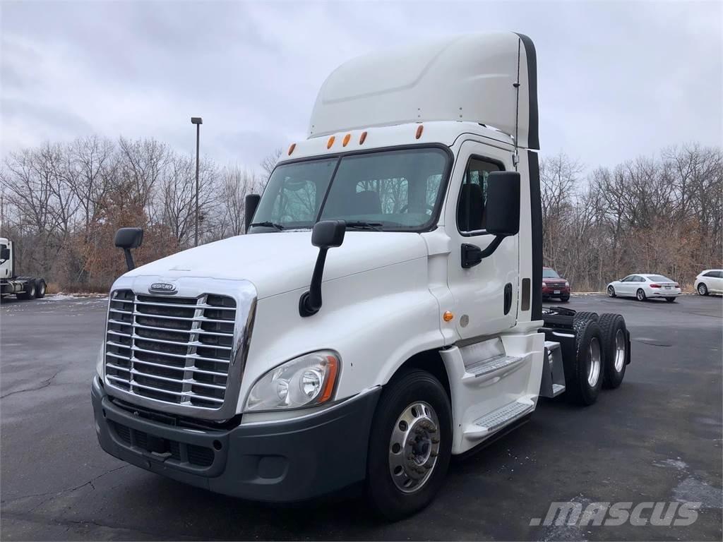 Freightliner Cascadia 牵引车