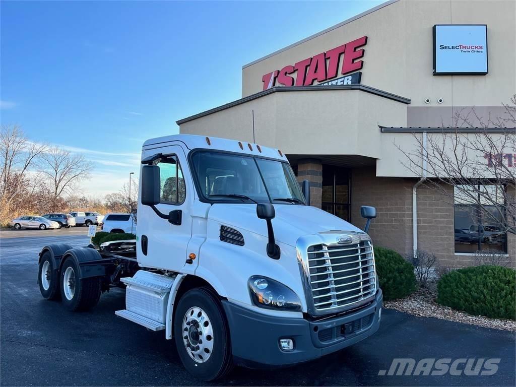 Freightliner Cascadia 牵引车