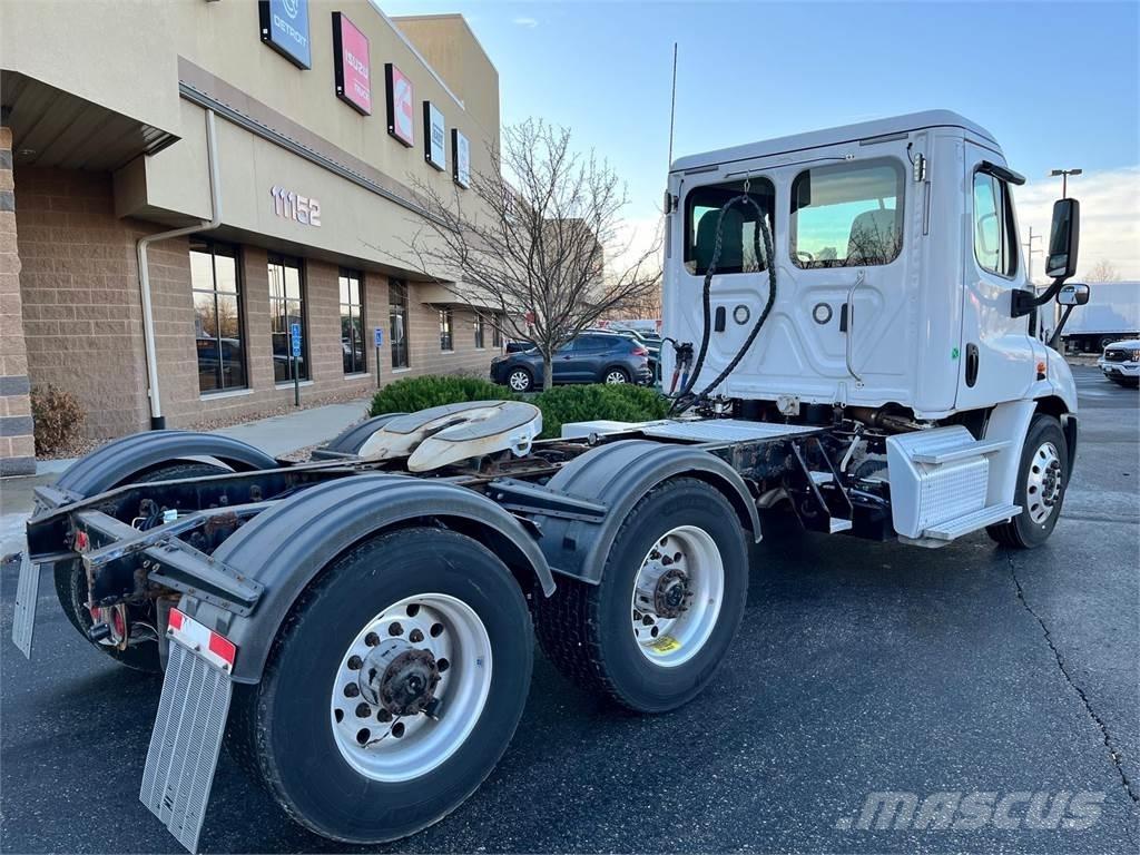 Freightliner Cascadia 牵引车