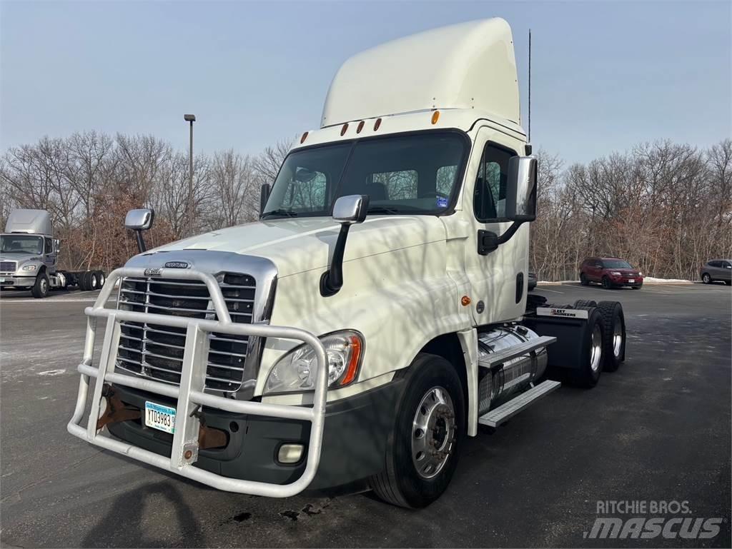Freightliner Cascadia 牵引车