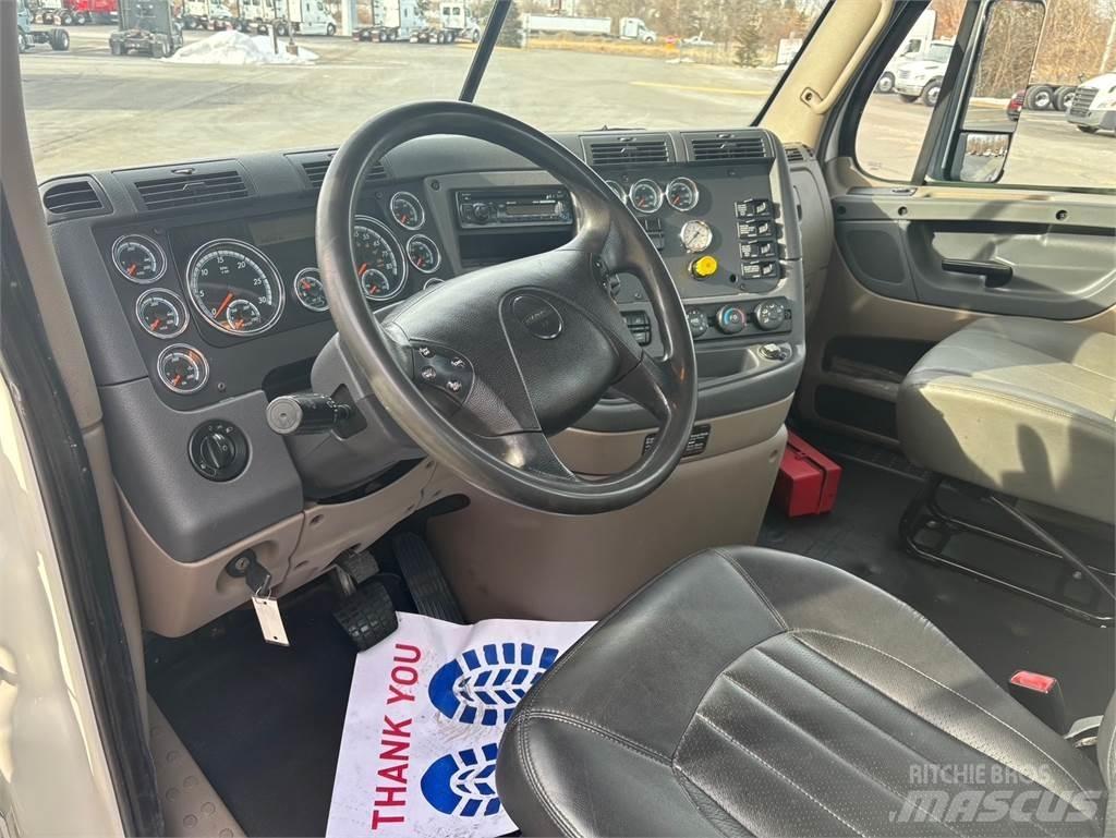 Freightliner Cascadia 牵引车