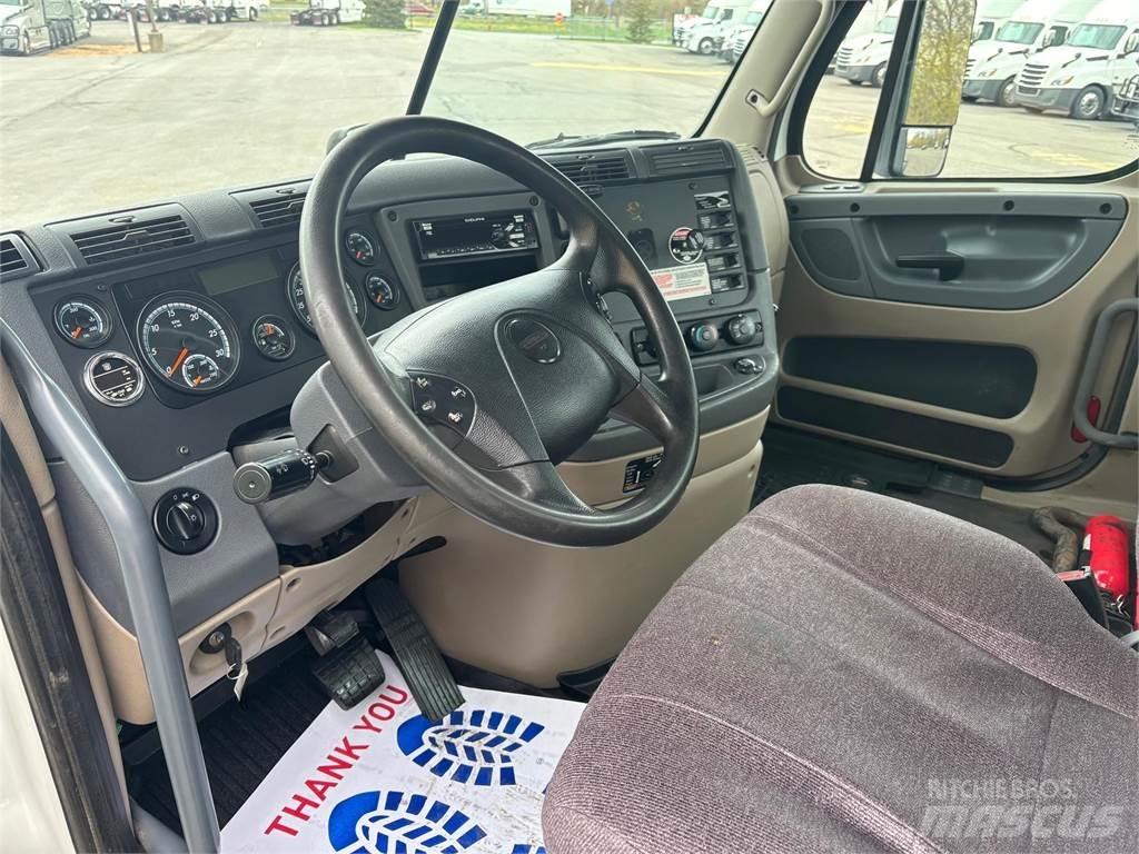 Freightliner Cascadia 牵引车