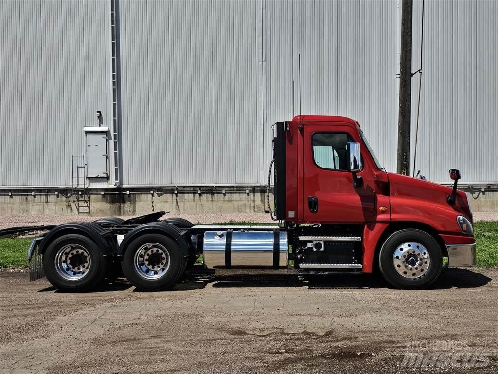 Freightliner Cascadia 牵引车
