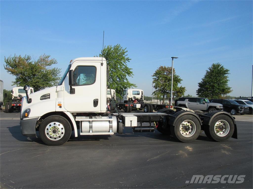 Freightliner Cascadia 牵引车