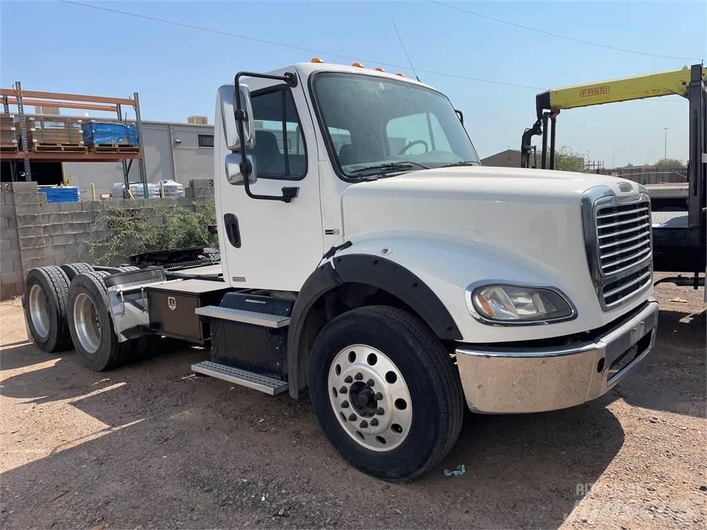 Freightliner M2 牵引车