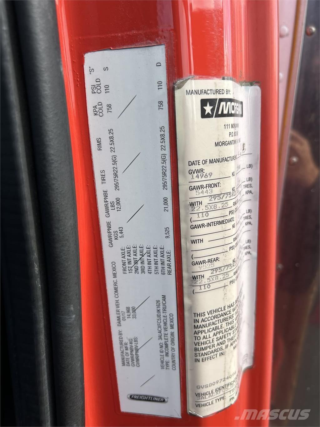 Freightliner M2 厢式货车