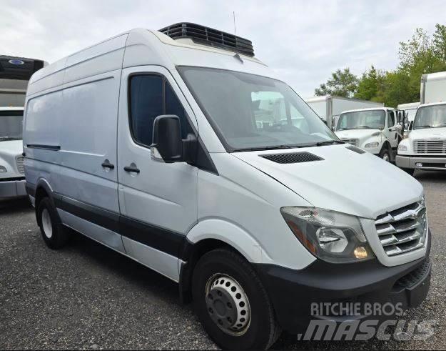 Freightliner sprinter 厢式货车