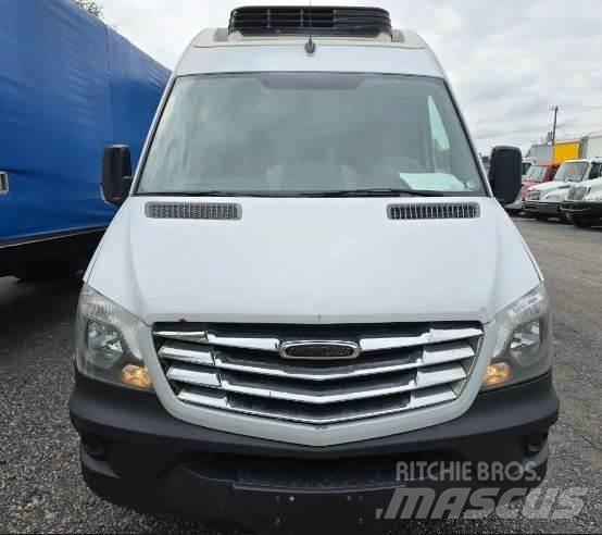 Freightliner sprinter 厢式货车